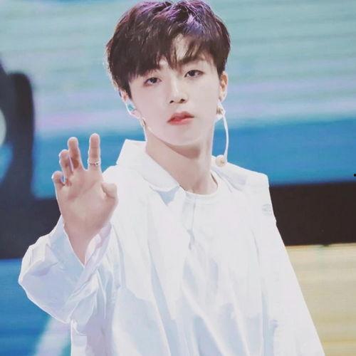 陈立农吃瓜爆料图片大全,图集揭秘娱乐圈幕后趣闻